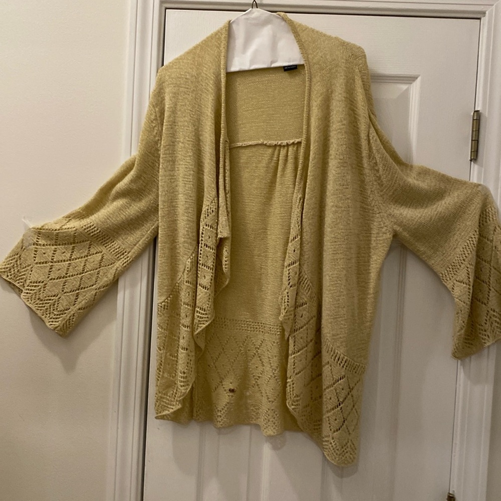 Sweater 60%Acrylic • 40%Nylon